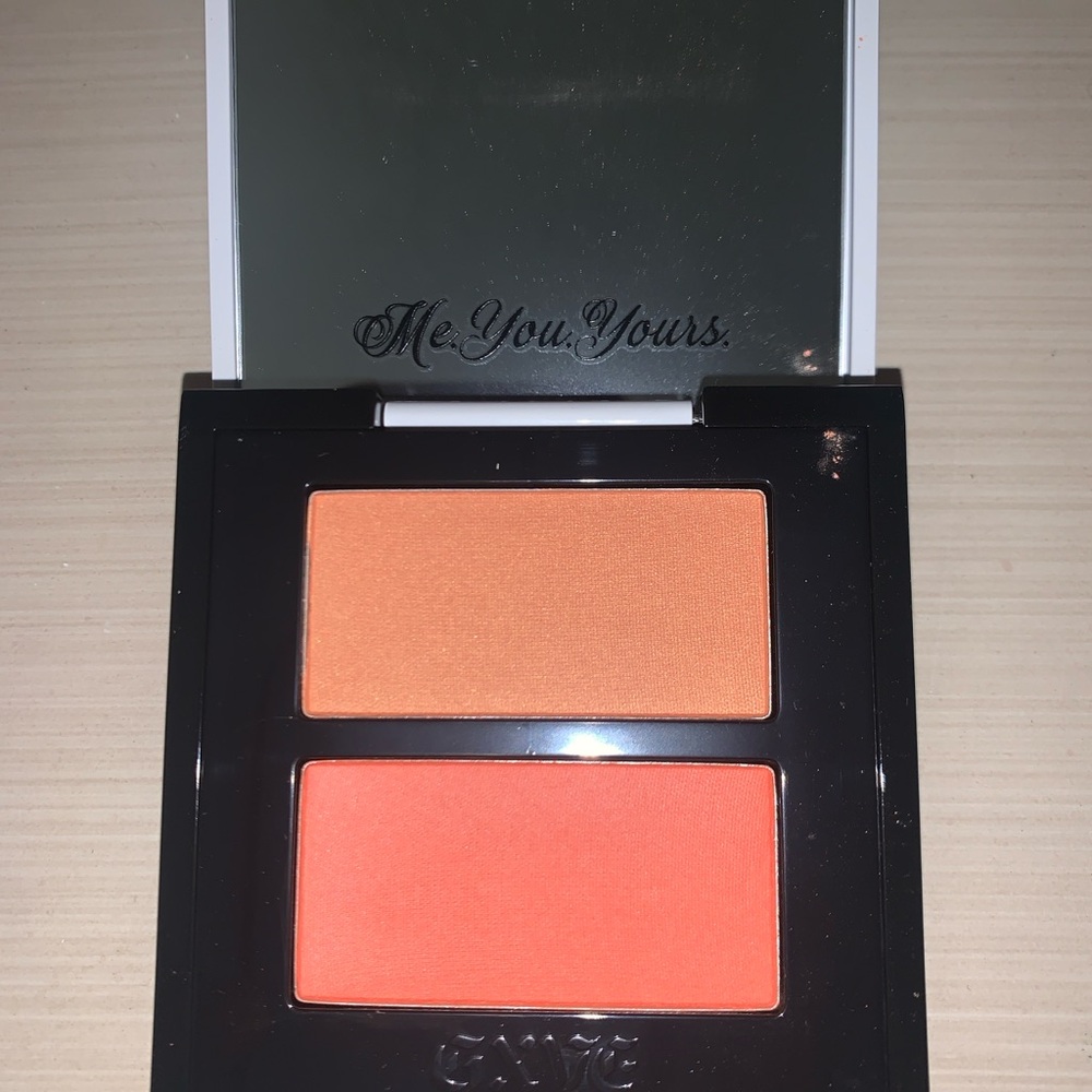 GXVE feelin’ cheeky blush duo Palette in flirty talk